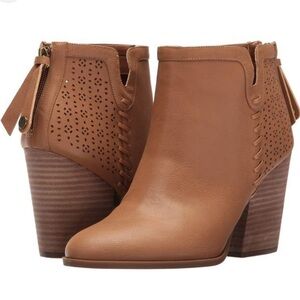 NIB Tommy Hilfiger Lyra 2 Brown Heel Ankle Bootie Boots
